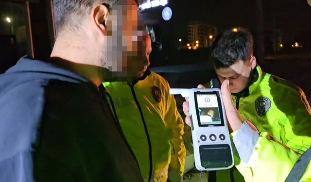 Alkollü sürücü kaza yaptı, yaralanan eşini suçladı: "Direksiyonu kırdı"