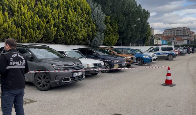 Bursa'da kadın öğretmen, okul önünde eski nişanlısı tarafından vuruldu