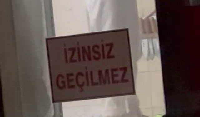 Tatlı hamurunu ayağıyla çiğnedi