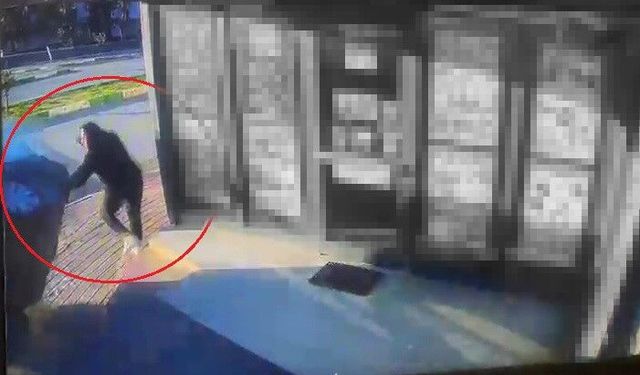 Oturduğu yerde aracın altında kalmaktan saniyelerle kurtuldu