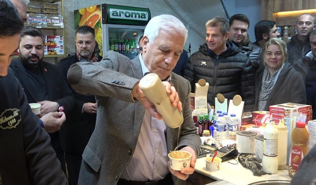 Başkan Bozbey, Abdal'da sahurda vatandaşlarla buluştu