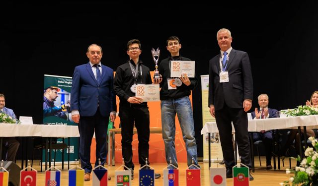 Bursa Erkek Lisesi Türkiye'nin gururu oldu