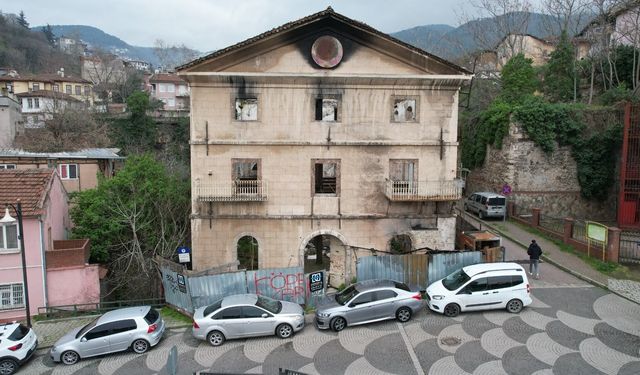 156 yıllık tarihi binanın hali Bursalıları üzüyor