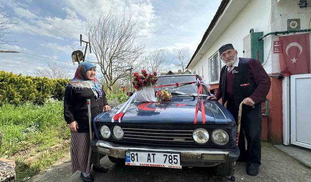 86 yaşında eşi için gelin arabası süsledi, aşkını haykırdı