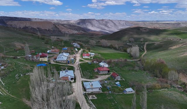 Bu köyde adeta normal ölüm unutuldu