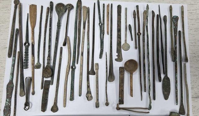 Kaçırılmak istenen 4 bin 636 parça tarihi eser gümrüğe takıldı