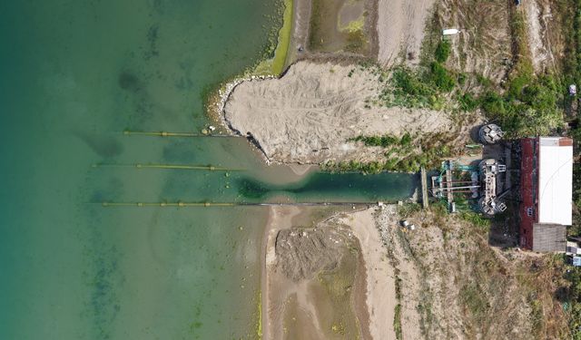 Sürekli kuruyan İznik Gölü'nden hala su çekiliyor
