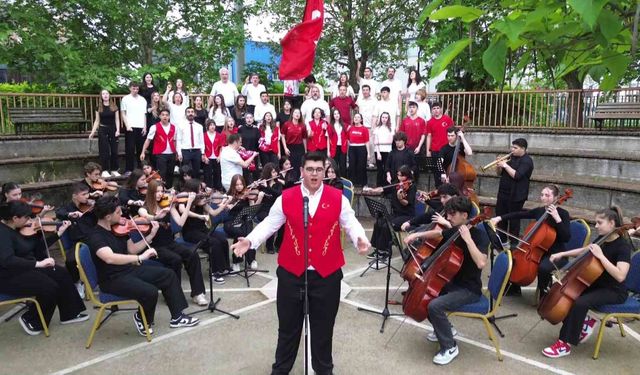 Bursa'nın genç müzisyenlerinden Bizim Çocuklar'a marş