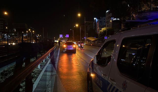 Bursa'da karşıdan karşıya geçen yaşlı adama otomobil çarptı
