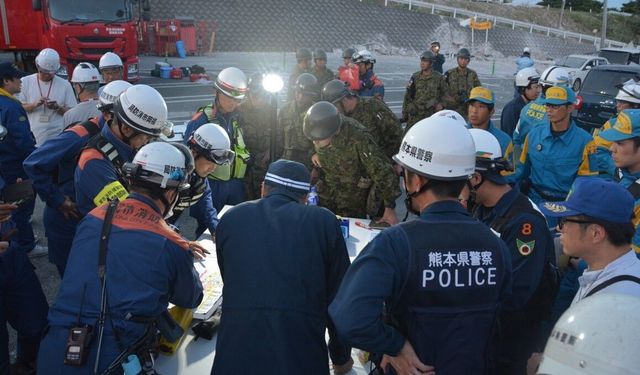 Japonya'daki 7.1 büyüklüğündeki depremde ölü sayısı 13'e yükseldi