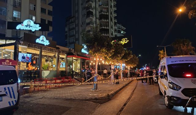 Kebapçıya kurşun yağdırdılar: Yemek yiyen 4 kişi yaralandı