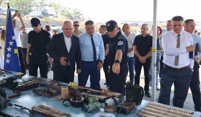 Kosova'da toplu mezarların yakınında silah ve mühimmat şoku