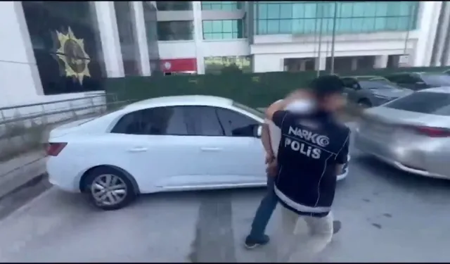 Bebeğinin pusetinde uyuşturucu taşıyan kadın suçüstü yakalandı