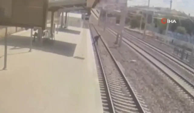 Ankara'da tren raylarına atlayan doktor hayatını kaybetti