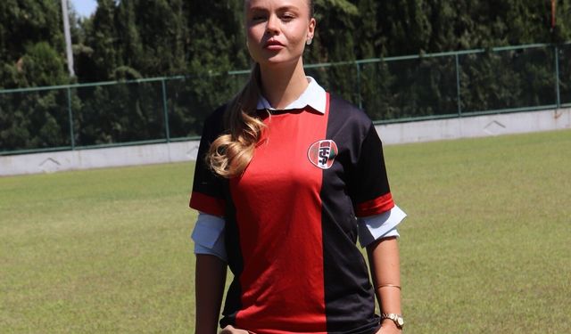 22 yaşındaki Zeynep Mestan, Turgutluspor'un teknik direktörü oldu
