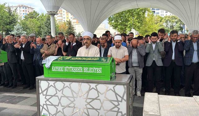 Başına kaya parçası düşen bebek hayatını kaybetti