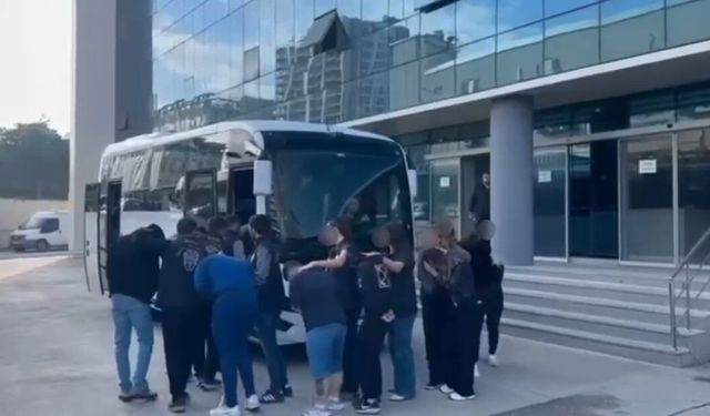 Bursa'da internette kadın kılığına girip evlilik vaadiyle kandırdılar