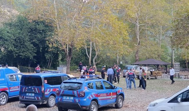 Adana'da 22 yaşındaki kız öldürüldü