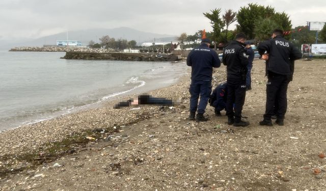 Mudanya'da plajda erkek cesedi bulundu