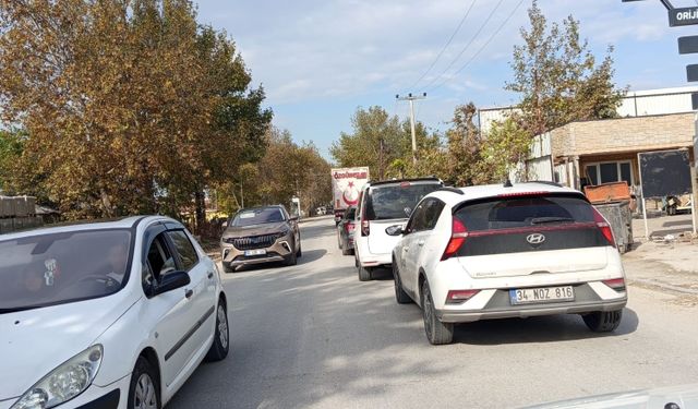 Nilüfer Alaaddinbey Mahallesi'nde trafik çilesi
