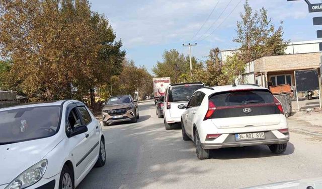 Nilüfer Alaaddinbey Mahallesi'nde trafik çilesi