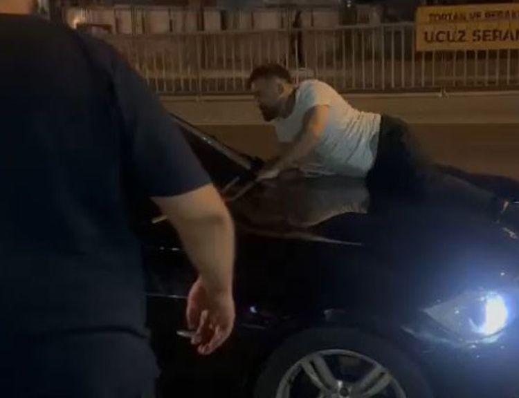 Ataşehir’de kıskançlık krizi: Aracın kaputuna yatıp kalkmadı