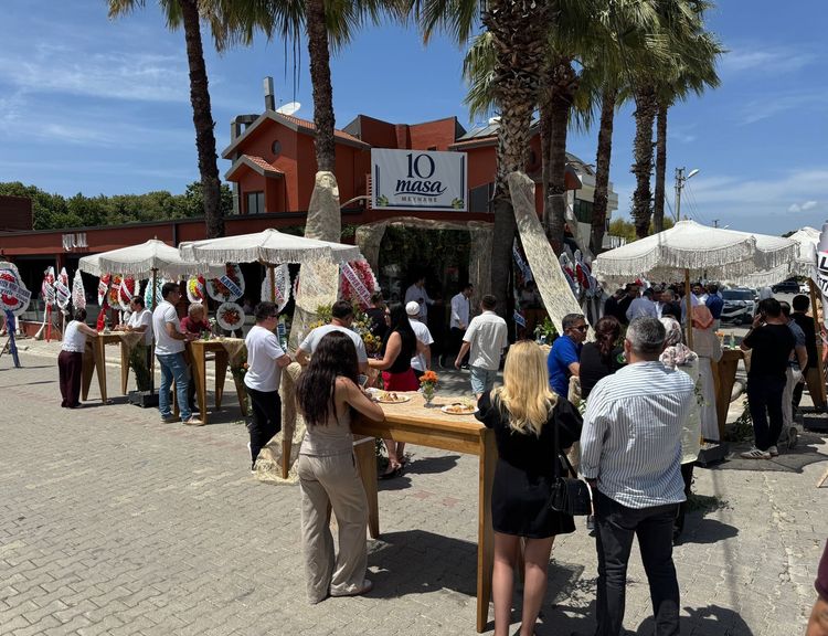 Fethiye'de meyhane açılışını duayla yaptılar