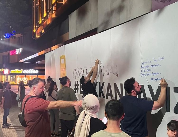 Bursa'da inşaat brandası not defterine dönüştü!! Gören yazıyor..