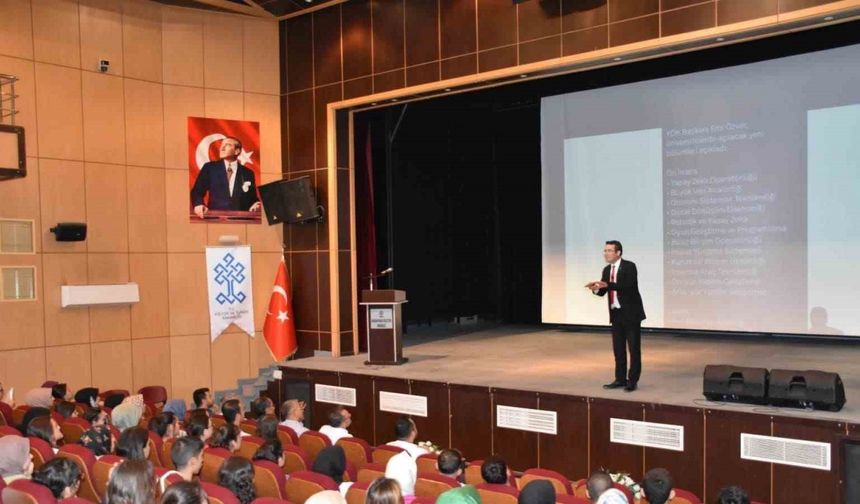 Karapınar’da "Tercih Geleceğinizi Aydınlatır” konferansı