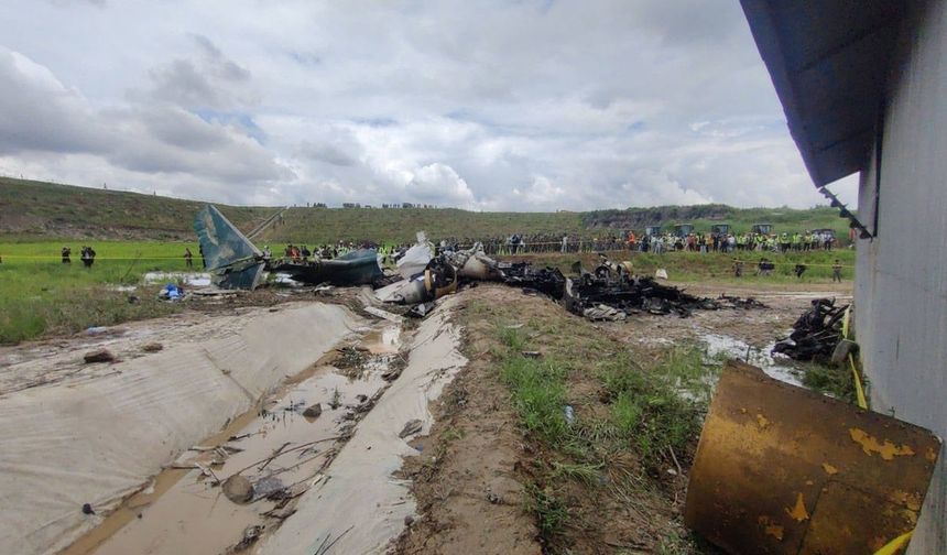 Nepal'de Uçak Kaza Yaptı: 18 Kişi Öldü!