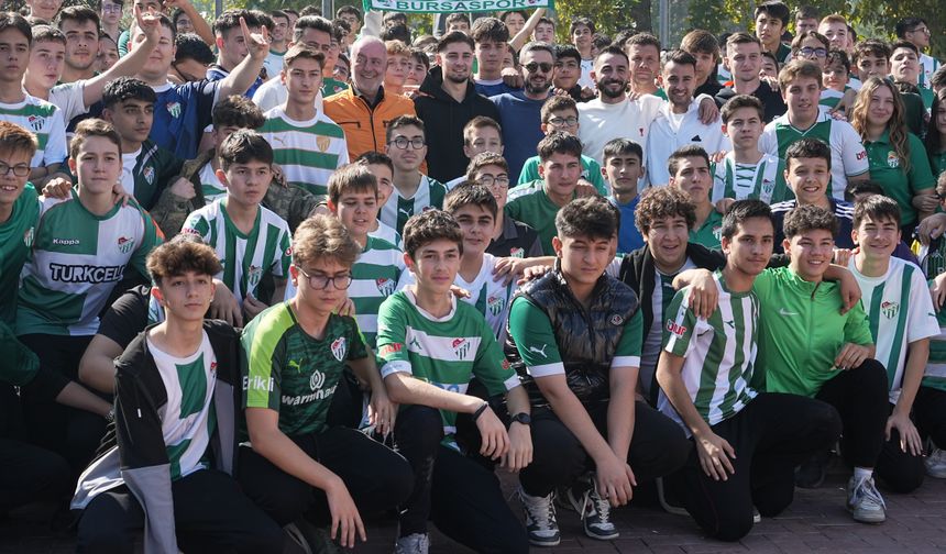 Bu okulda her ayın 16'sında Bursaspor forması giyiliyor