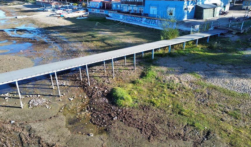 İznik Gölü'nde kuraklık had safhaya ulaştı