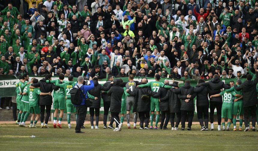 Bursaspor liderliği bırakmadı