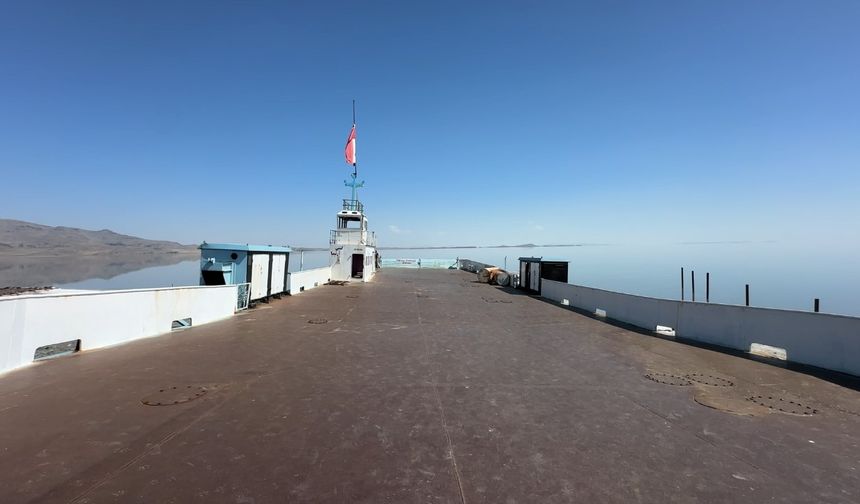 Kuruyan Urmiye Gölü eski ihtişamına kavuşuyor