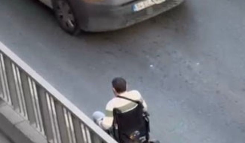 Engelli vatandaş tekerlekli sandalyeyle ters yönde trafiğe girdi