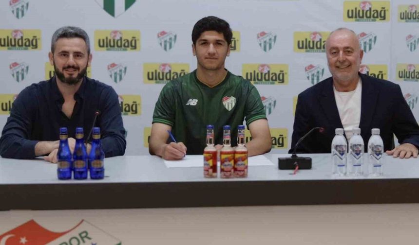 Bursaspor’da Ensar Duman profesyonel oldu