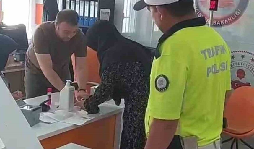 Kimliğini unutan öğrencinin imdadına polis yetişti