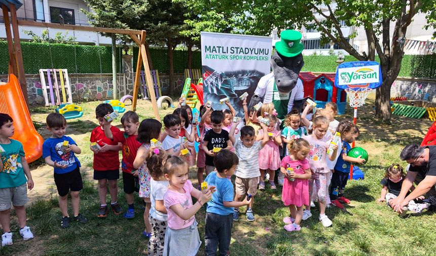 Majid minik öğrencilerle bir araya geldi
