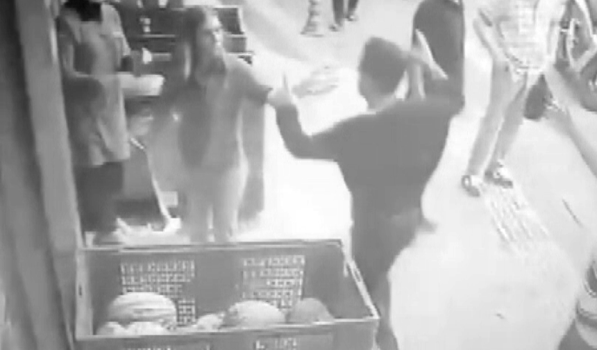 Eski kız arkadaşına çalıştığı markette saldırdı