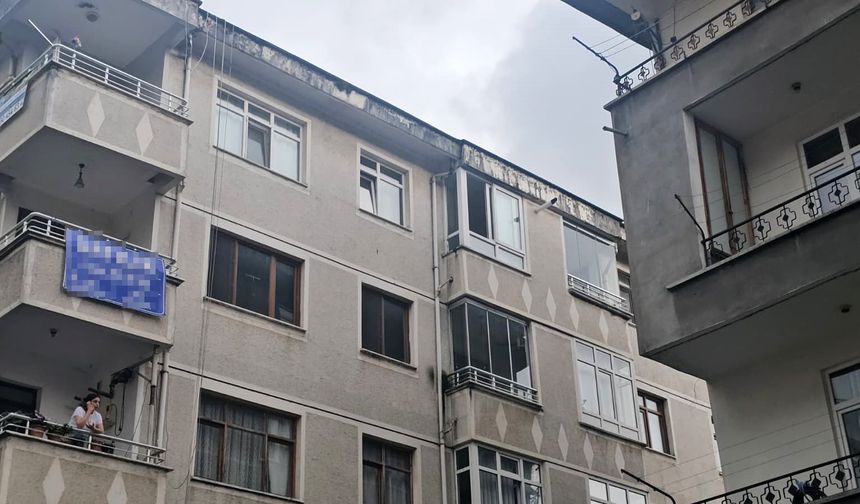 Artvin’de 10 günlük bebek 5. kattan düşerek hayatını kaybetti