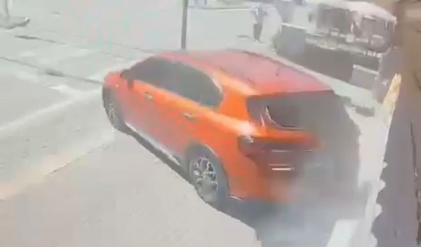 Bursa'da el freni çekilmeyen otomobil kuyumcuya daldı