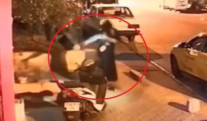 Mersin'de bir şahıs patenle kayarak iş yeri kurşunladı