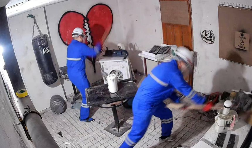 Eskişehir’de açılan stres evine girenler eşyaları kırıp rahatlıyor