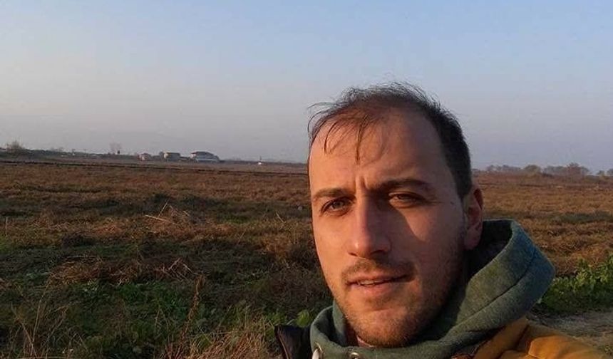 Bursa'da 3 çocuk babası adam halı sahada kalbine yenildi