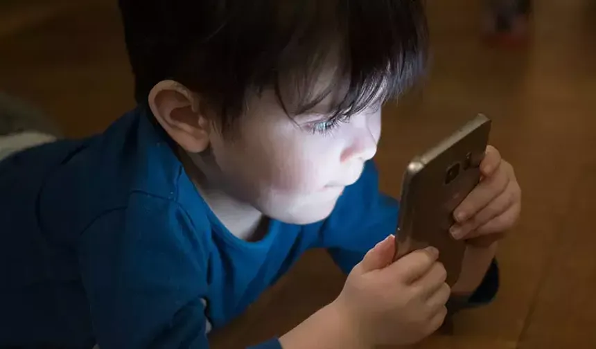 15 yaş altına sosyal medya kullanımı yasaklanıyor