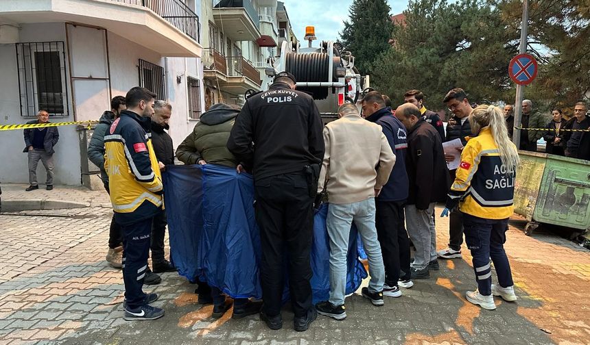 Kanalizasyondaki tıkanıklığı gidermek isteyen ekibi dehşete düşüren olay