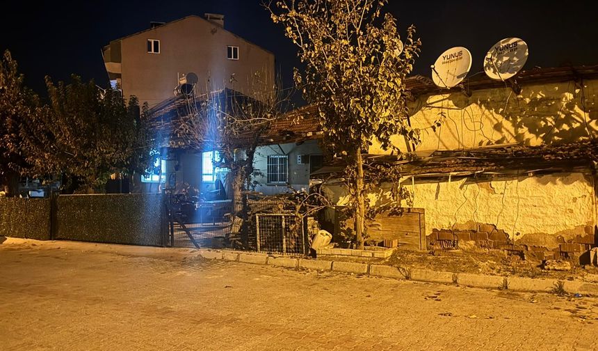 Tüfekle oynarken kız arkadaşını öldürdü