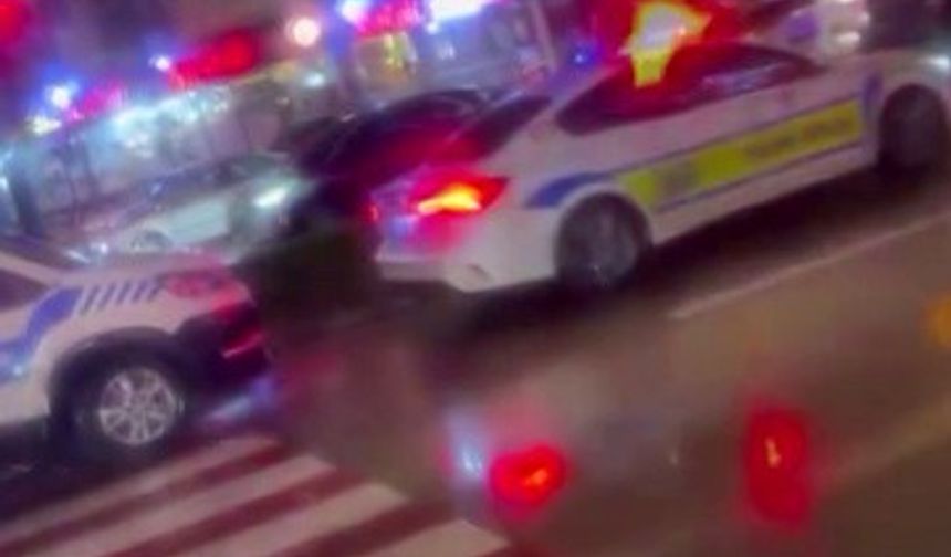 Kazaya gelen polis, oğlunun yaralı olduğunu görünce şok yaşadı