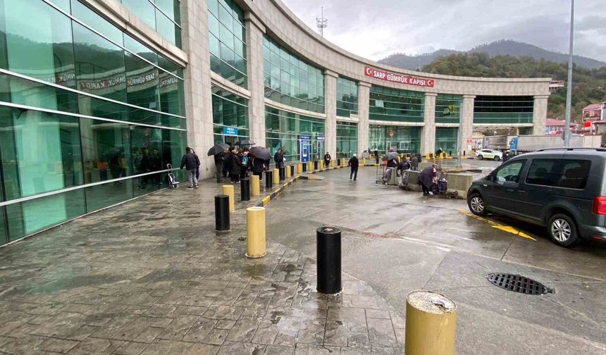 Gürcistan'a gitmek için artık sadece kimlik ve pasaport yeterli değil