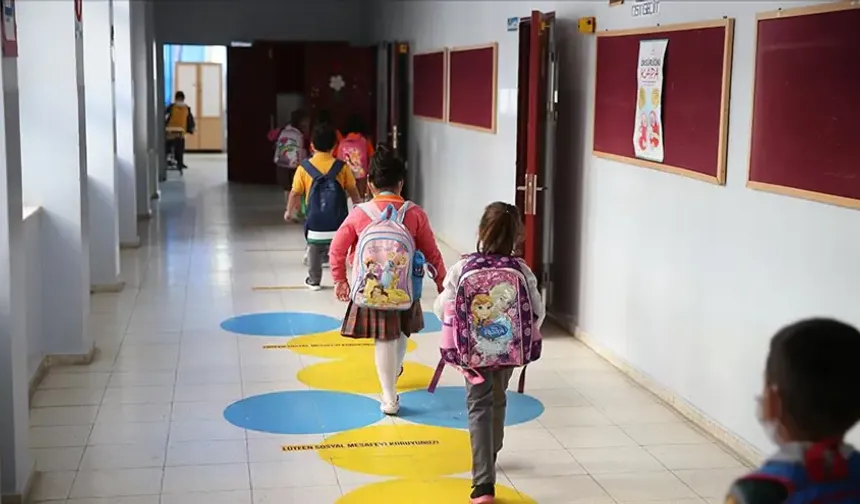 69 ay olan ilkokula başlama yaşı 72 aya çıkıyor